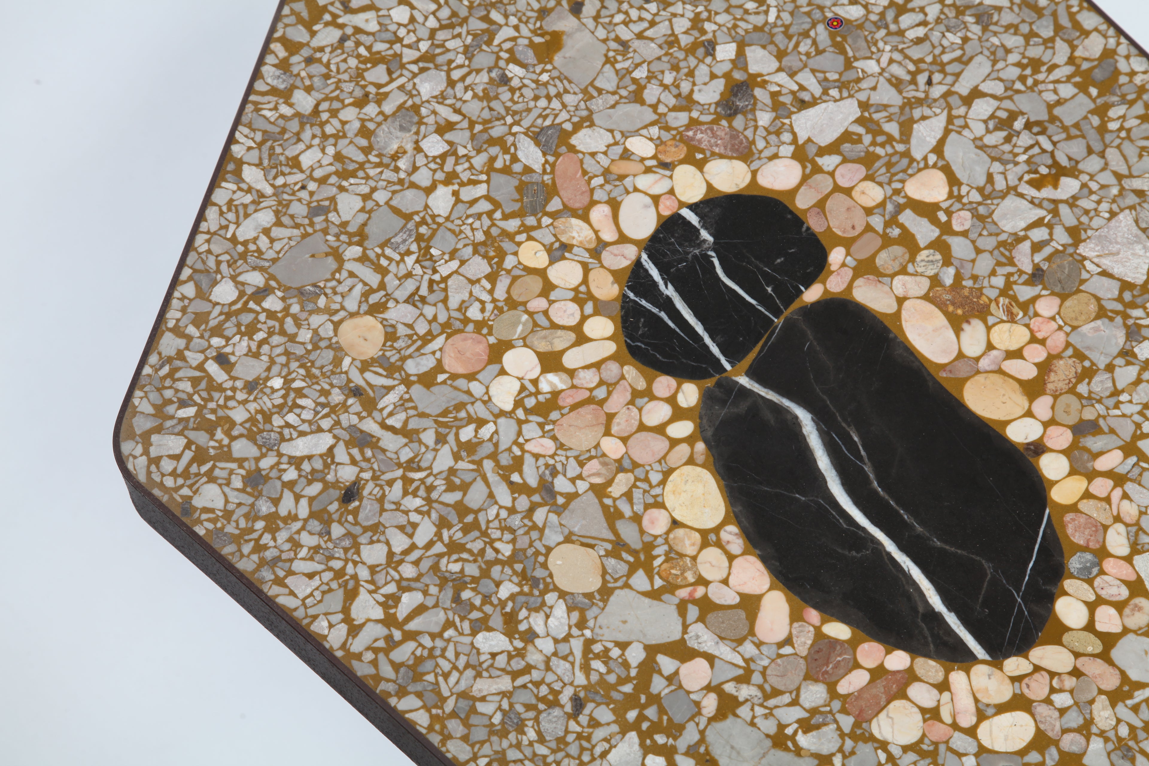 Couchtisch mit Terrazzo Tischplatte Design Felix Muhrhofer