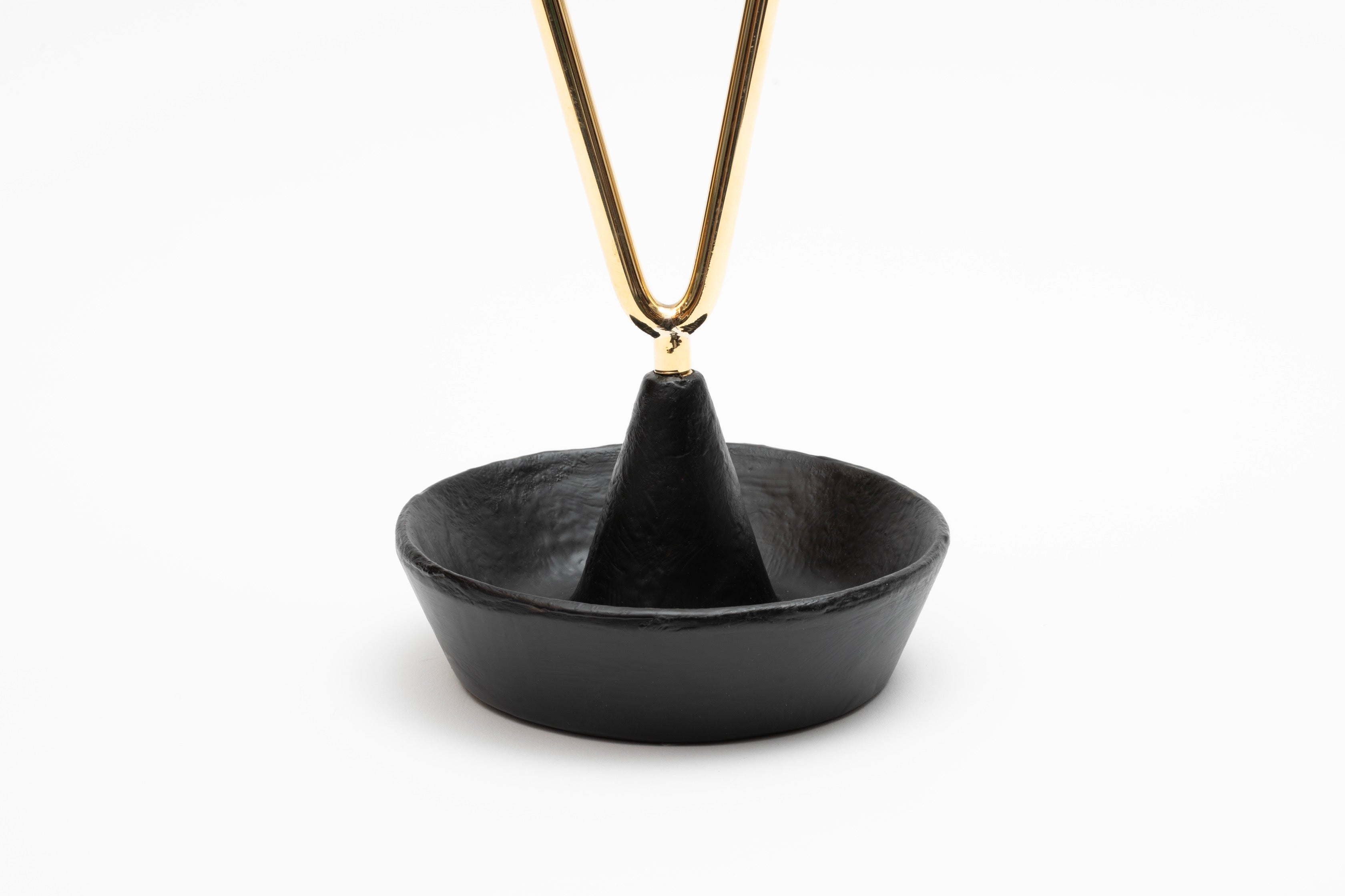 Attraktiver "Regenschirmständer_ Detail_Tropftasse" von Carl Auböck  ★ für Ihre Garderobe