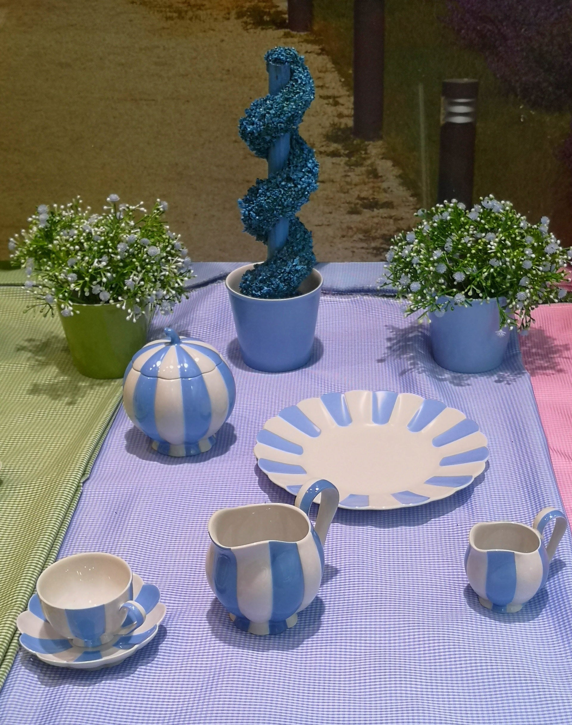 Service_Melone_Augarten_blau_Tisch