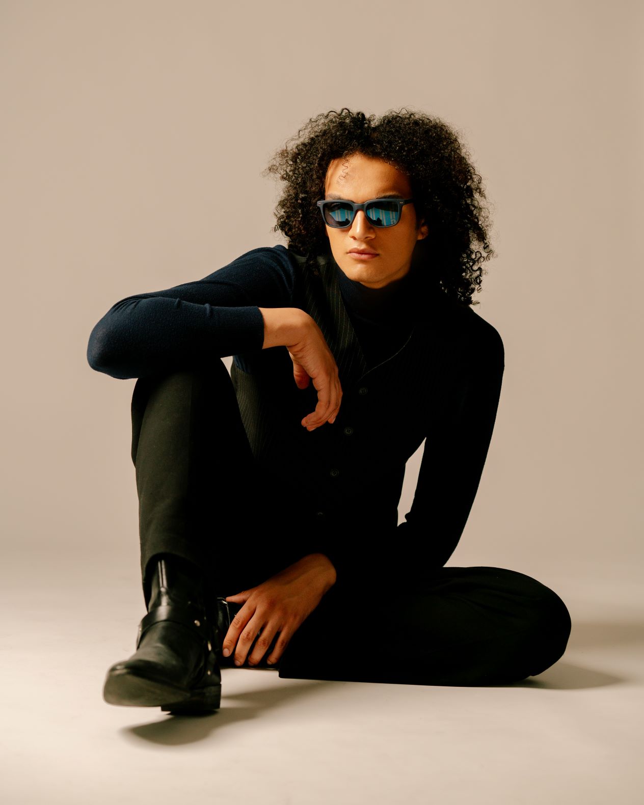 Sonnenbrille_stripes_Mensch