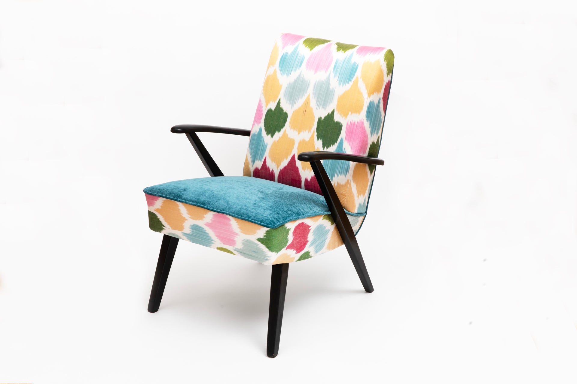 Vintage Armlehnenstuhl mit Ikat-Stoff