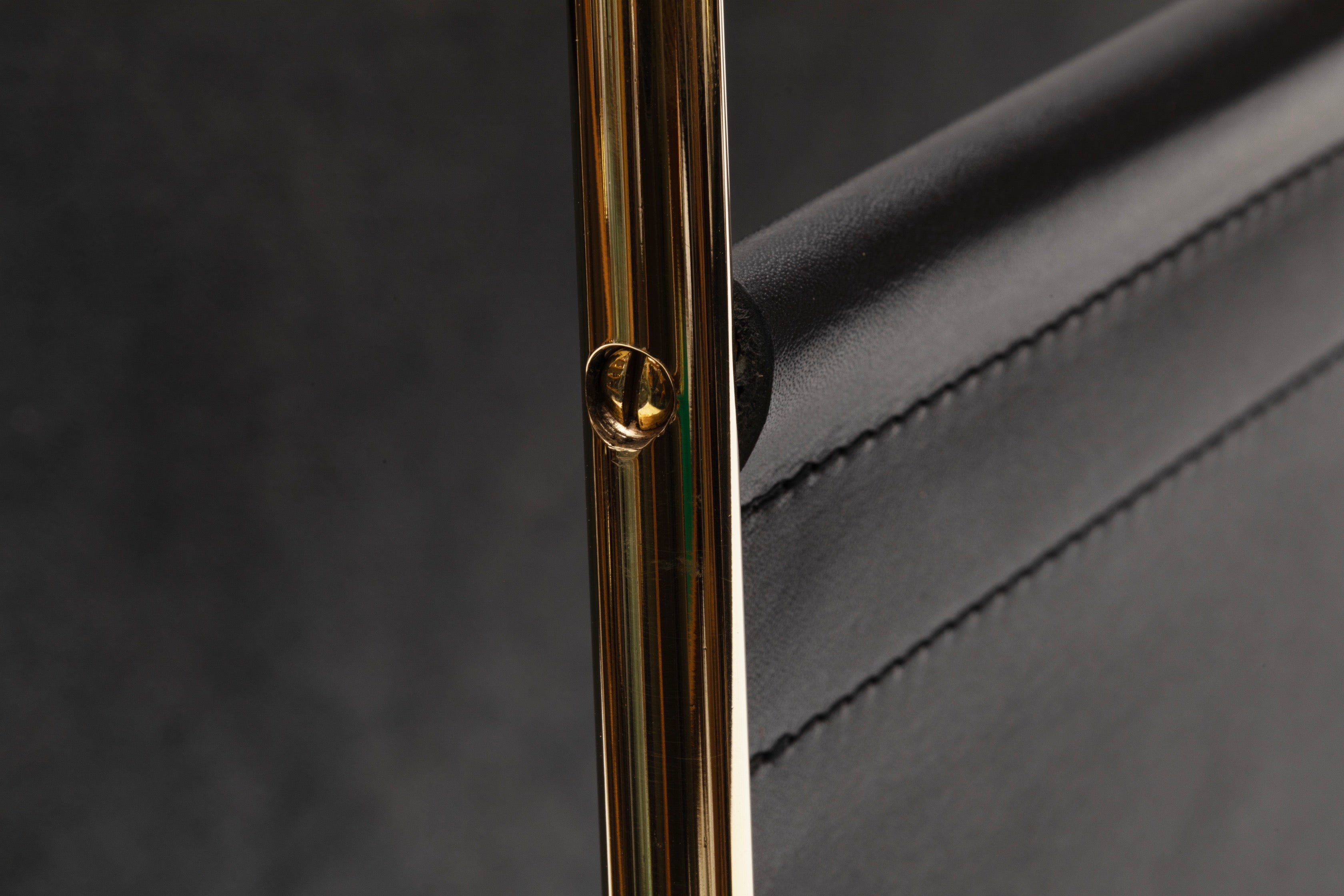 "Zeitungsständer" von Carl Auböck ★ Tradition trifft Interior ★ wohnen mit Stil