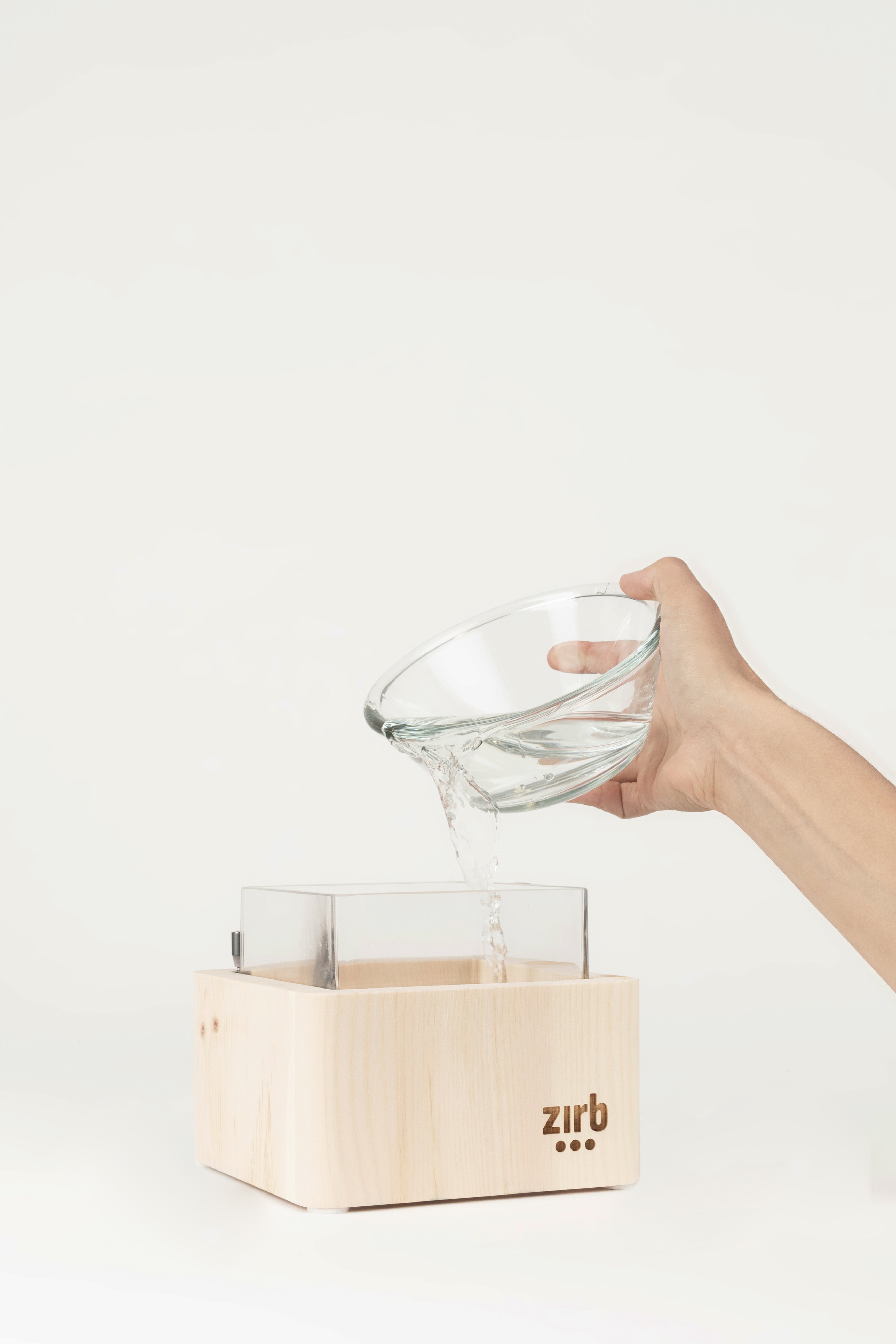 zirb.luft_Wasserschale_mit_2_cm_Wasser_befuellen