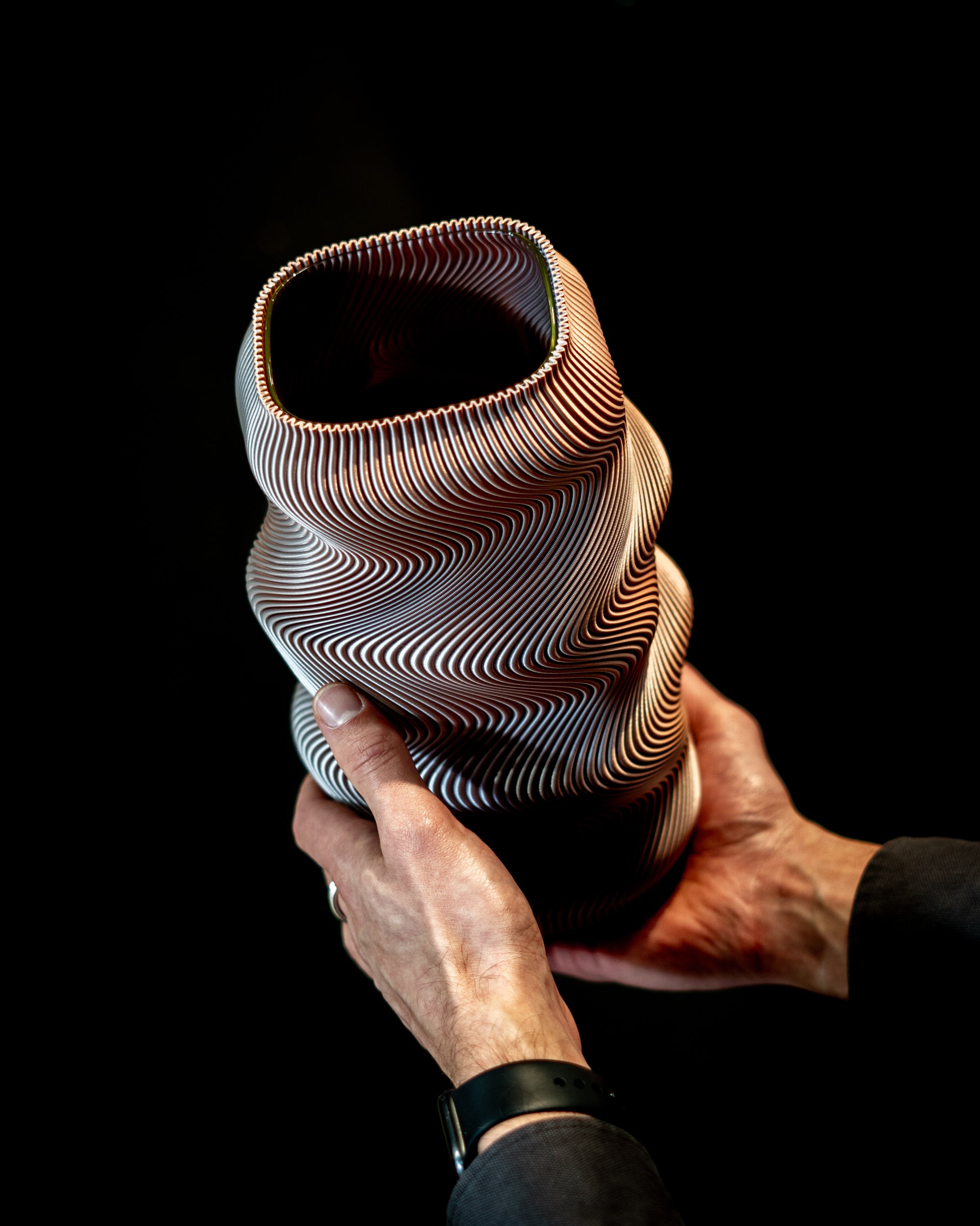 Moire_Vase_Salmon_Design_Sheyn_Aktion