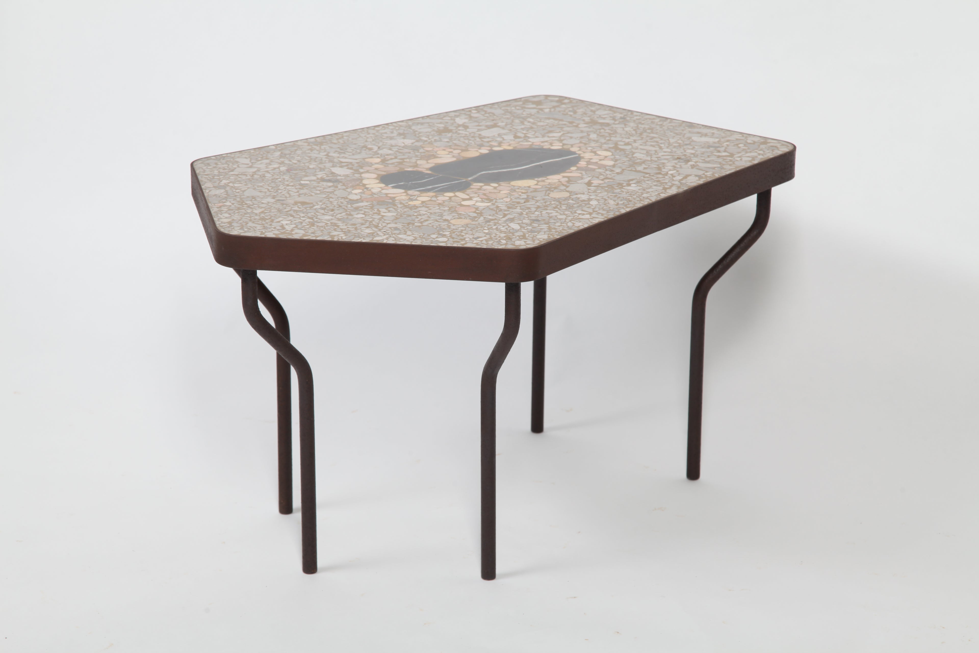 Couchtisch mit Terrazzo Tischplatte Design Felix Muhrhofer