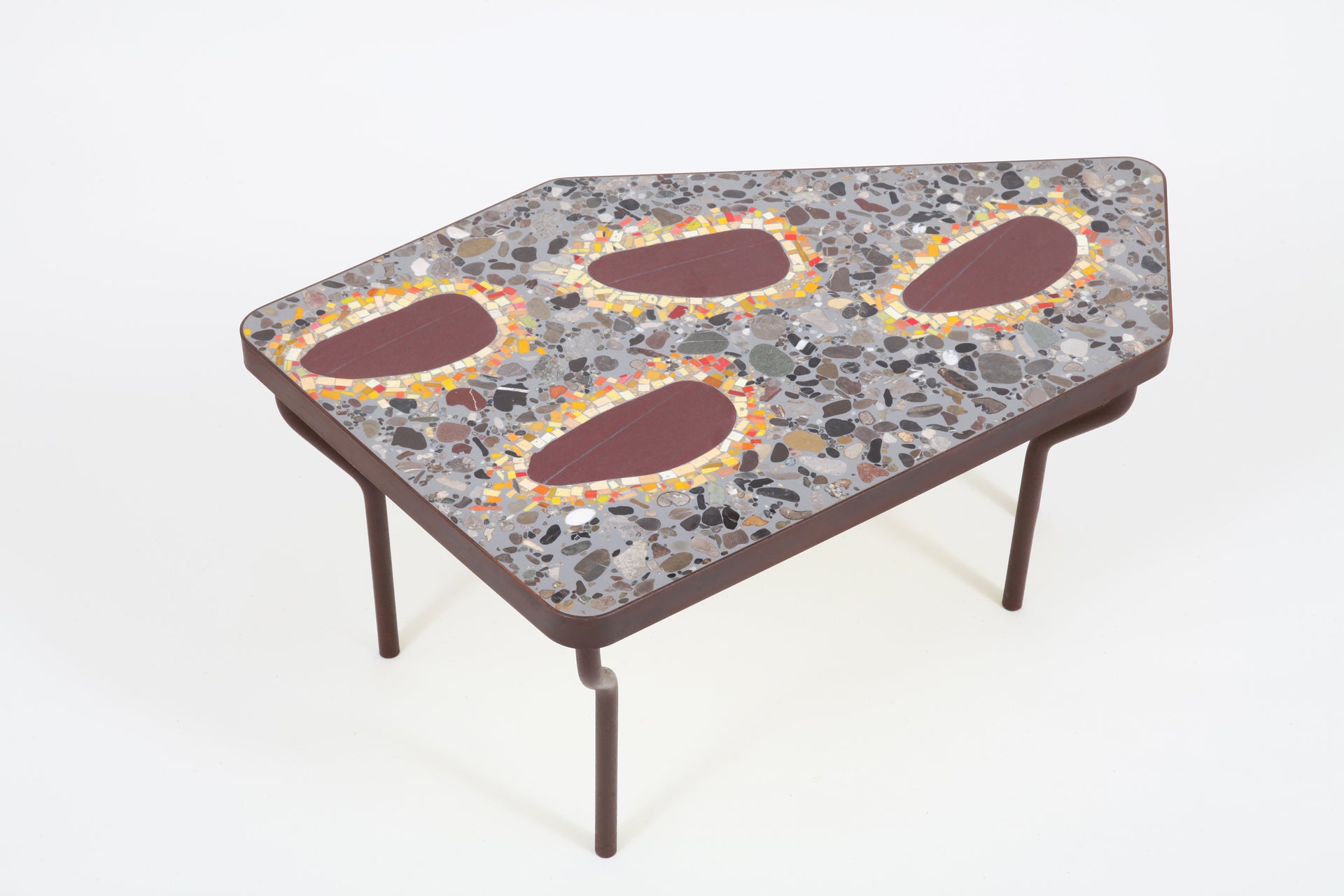 Exklusiver Tisch "Prince Sidney" mit Terrazzo-Oberfläche von Felix Muhrhofer online Design Foyer