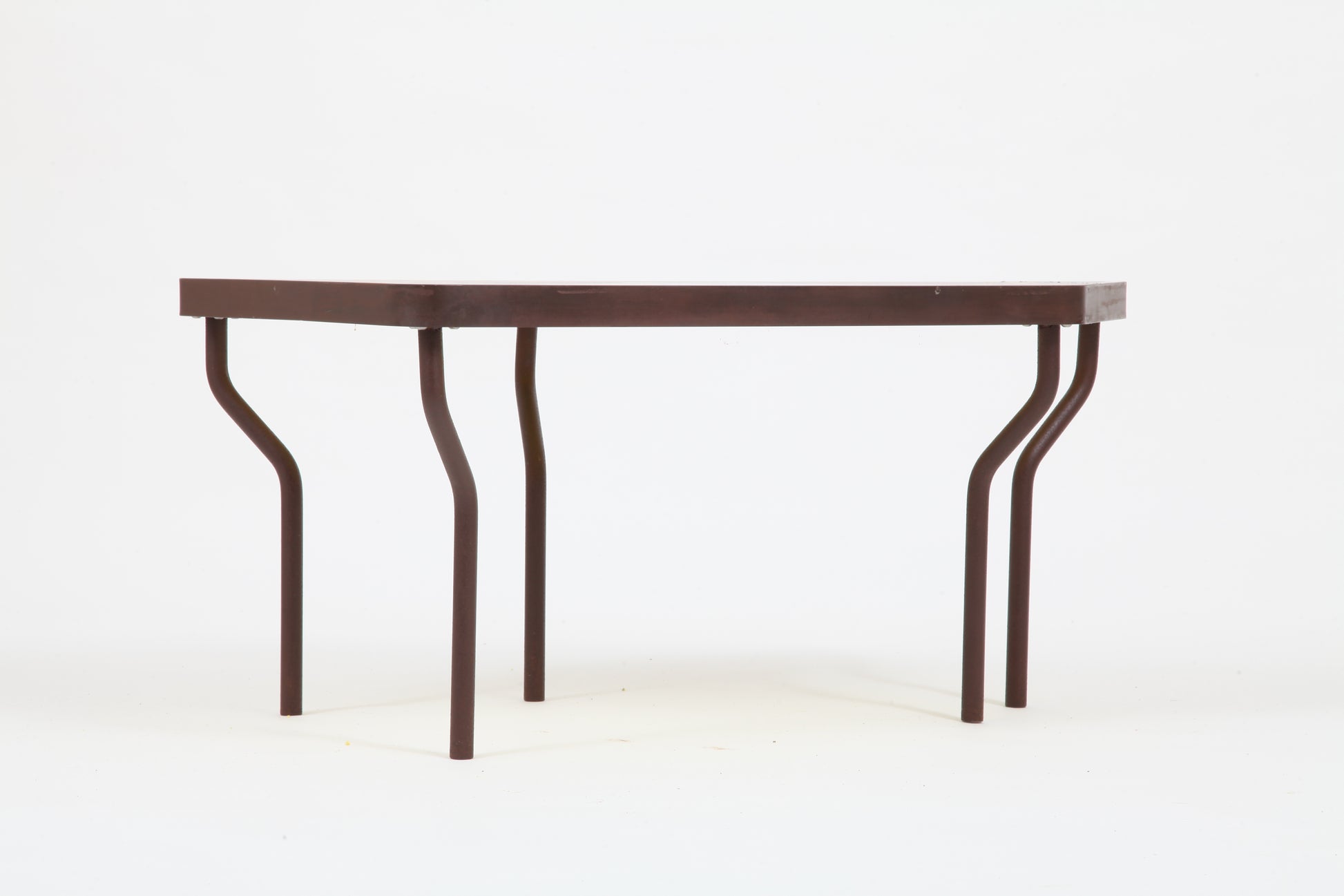 Exklusiver Tisch "Prince Sidney" mit Terrazzo-Oberfläche von Felix Muhrhofer online Design Foyer